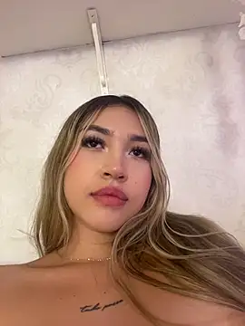 SophieRinaldi's Live XXX Chat