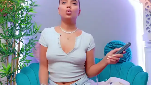 Mila_Kunnis' Live XXX Chat
