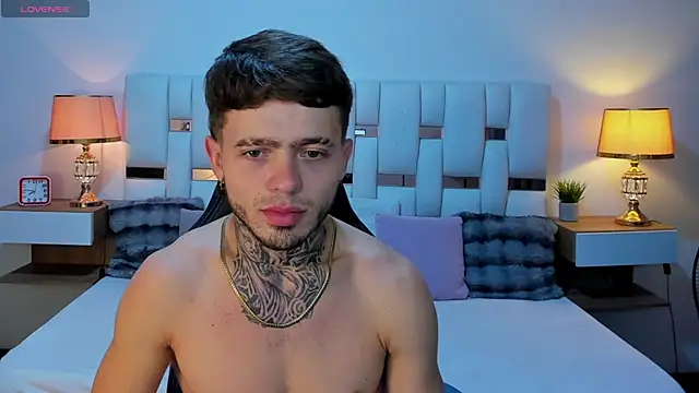 Zeus_damian21's Live XXX Chat
