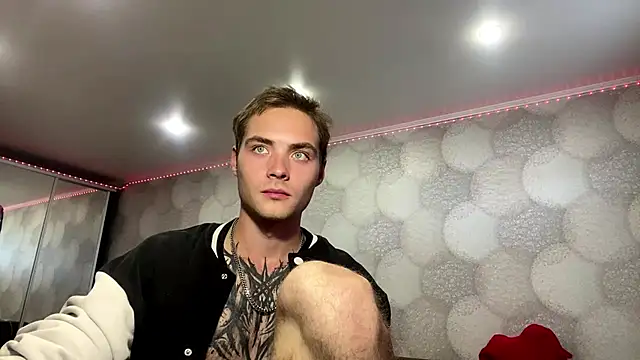ErnestTarlet's Live XXX Chat