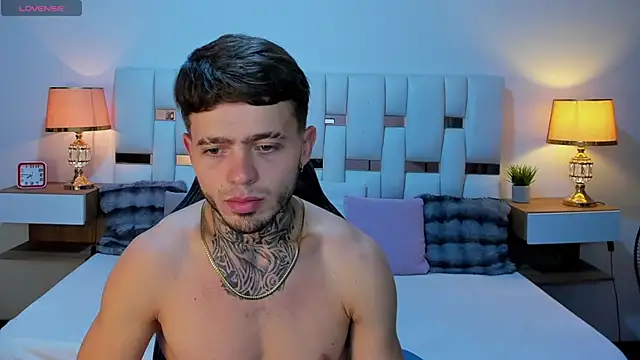 Zeus_damian21 Adlı Modelin Canlı XXX Sohbeti