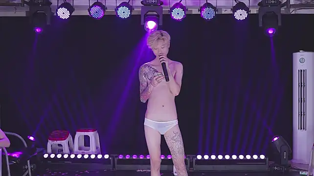 XXX chat uživo modela AOA-ACE