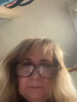 Chatroom XXX en direct de Irina2909@xh