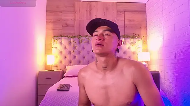 แชท XXX สดของ LiamDeeps