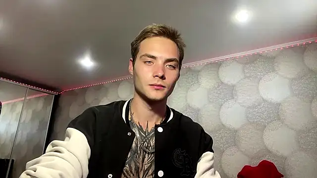 Živý XXX chat ErnestTarlet