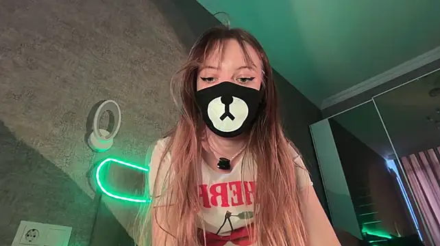 دردشة Your_Little_Bear الجنسية المباشرة