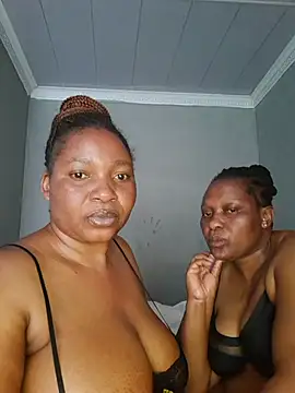 theplayfulmaid's Live XXX Chat