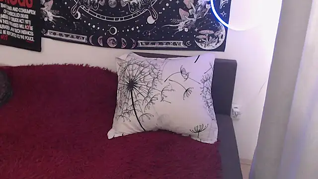 AlienforTwenty's Live XXX Chat