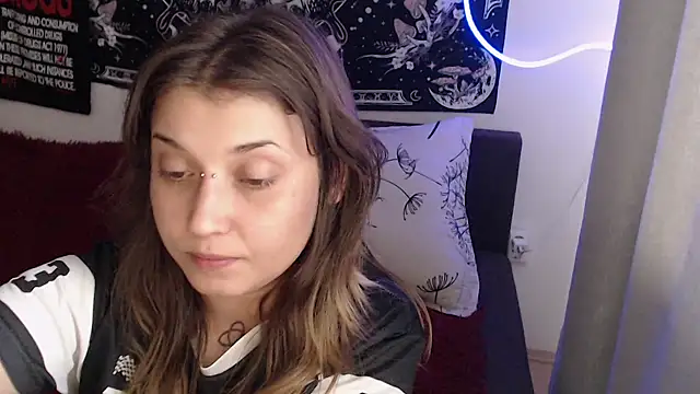 AlienforTwentyn Live XXX chat
