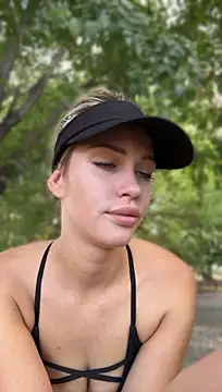 KikiWatson XXX чат на живо