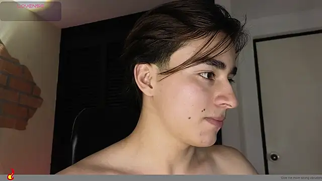 Connorr_01's Live XXX Chat