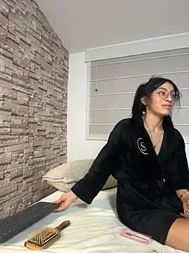 Chat XXX en directo de Lucyjoi