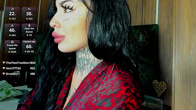 Chat +18 de CreamyInkky_ ao vivo