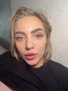 HugeBoobsAlice's Live XXX Chat
