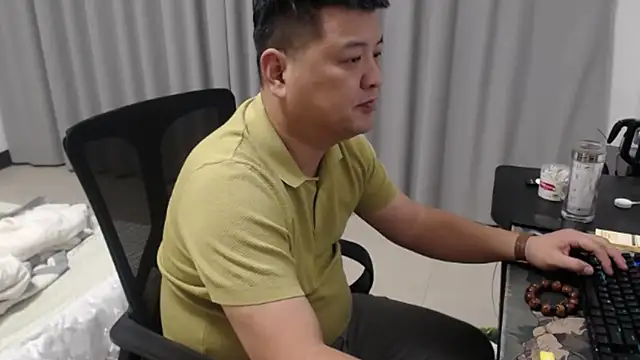 zhang1118 – Live XXX-chat