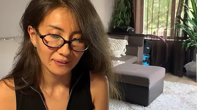Kivoora's Live XXX Chat