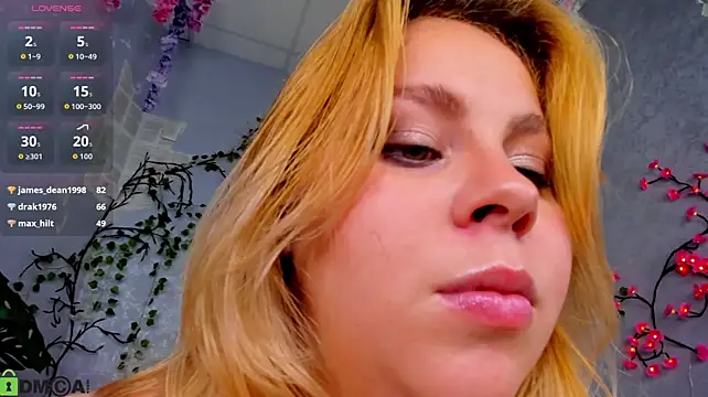 WetLuna1's Live XXX Chat