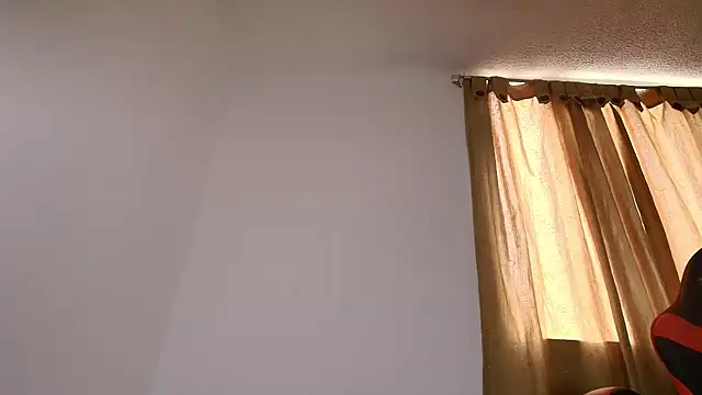 EmmyDirtyHorny's Live XXX Chat