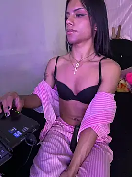 andyy_x Adlı Modelin Canlı XXX Sohbeti