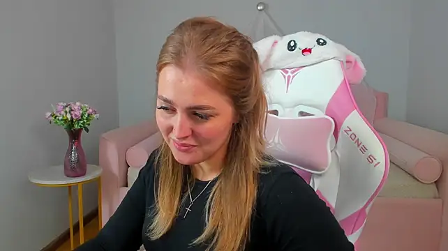 EllaBells' Live XXX Chat