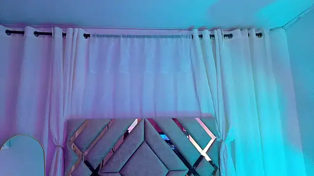 Chat XXX en directo de MilaMonroeX