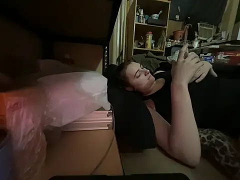 צ'אט XXX בשידור חי של Snowbunnycake_131