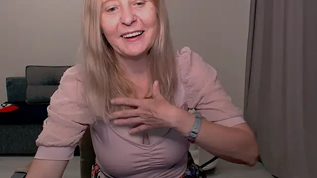 Saule_V's Live XXX Chat
