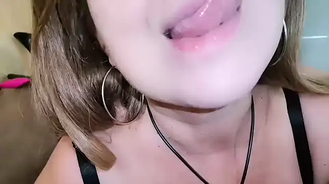 LadyAndTransy Live XXX Chat