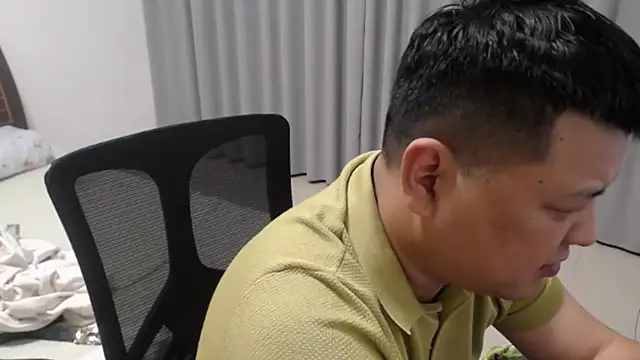 zhang1118 Live XXX-chat