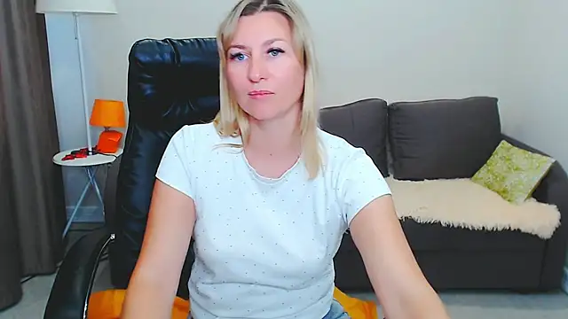 Chat XXX en directo de Incredible_Ariela