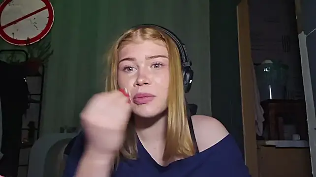 LizaVogan's Live Chat Room