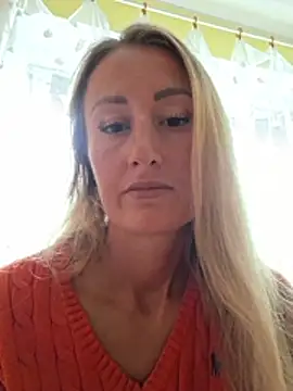 TinaKial – Naživo XXX chat