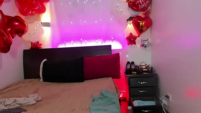 XXX chat uživo modela EbonyNaughty1000