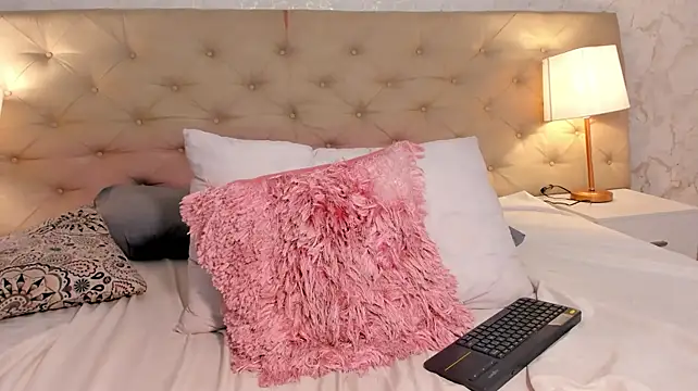 ScarlettDollie Chat XXX in diretta