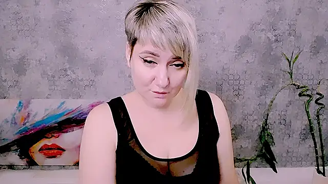 Djullia's Live XXX Chat