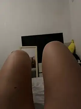 LatinaCalienteMilf's Live Chat Room