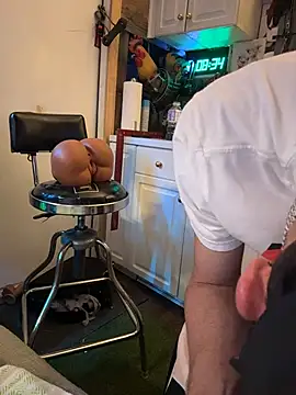 צ'אט XXX בשידור חי של Twist_N_Tease
