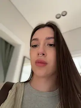 BOOMFOXY Adlı Modelin Canlı XXX Sohbeti