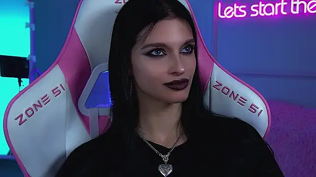BeverlyMost Chat XXX in diretta