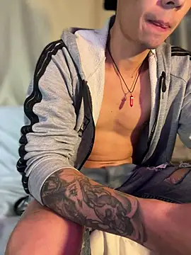 Онлайн чат XXX BoysLatin2026