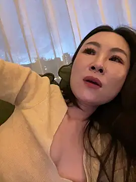 Eva10069のライブXXXチャット