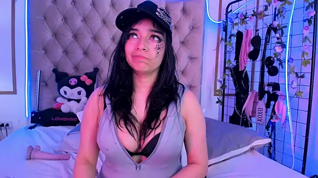 kira_Berry_'s Live XXX Chat