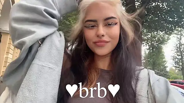 צ'אט XXX בשידור חי של baby__kim
