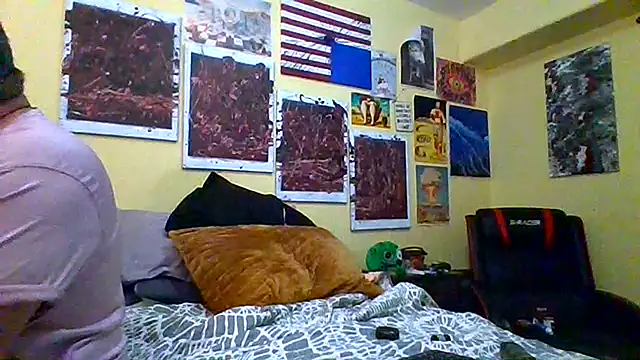 צ'אט XXX בשידור חי של Mic_Oxinner