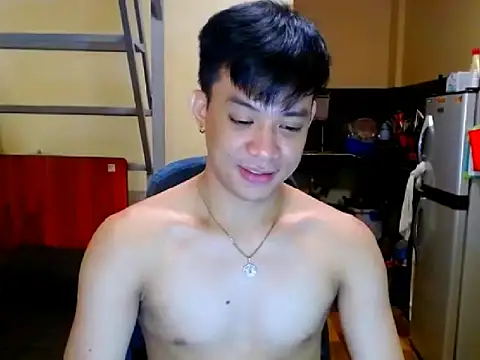 הופעת וובקאם של AsianCUMQUICKLY