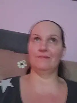 BustyLadyAlma's Live XXX Chat