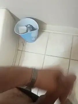 Lildick1100 লাইভ XXX চ্যাট