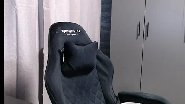 XXX chat uživo modela arthur___king