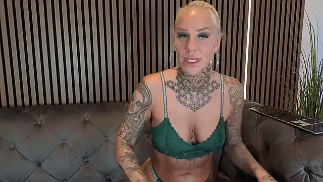 Chat XXX ao vivo de Lara-CumKitten