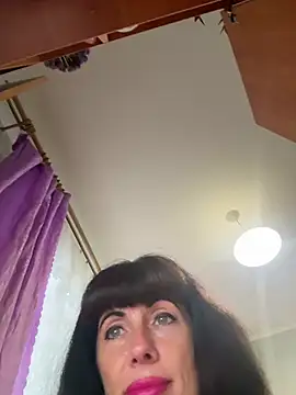 LadyLuxLover Adlı Modelin Canlı XXX Sohbeti